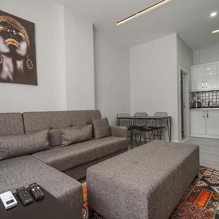 アンタルヤCharming And Central Flat Near Beach In Muratpasaアパートメント エクステリア 写真